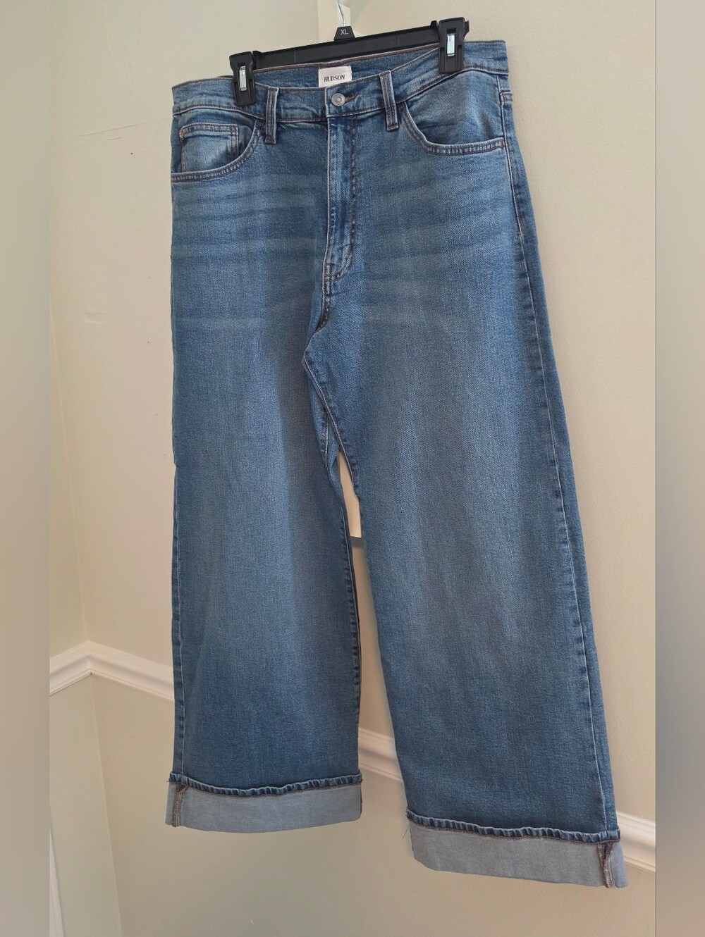 New! Hudson Jolene Wide Leg Cuffed Jeans Dickinson Wash NWT Size 30